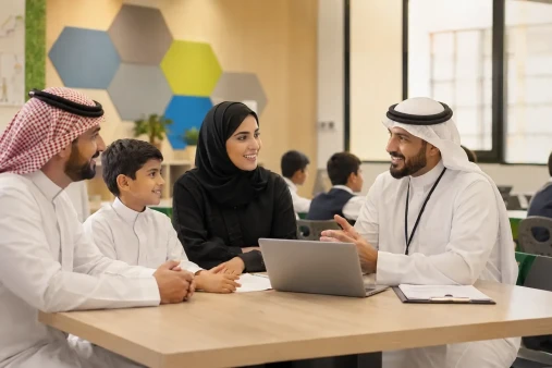 ما أهمية التواصل المستمر بين الأهل والمدرسة؟